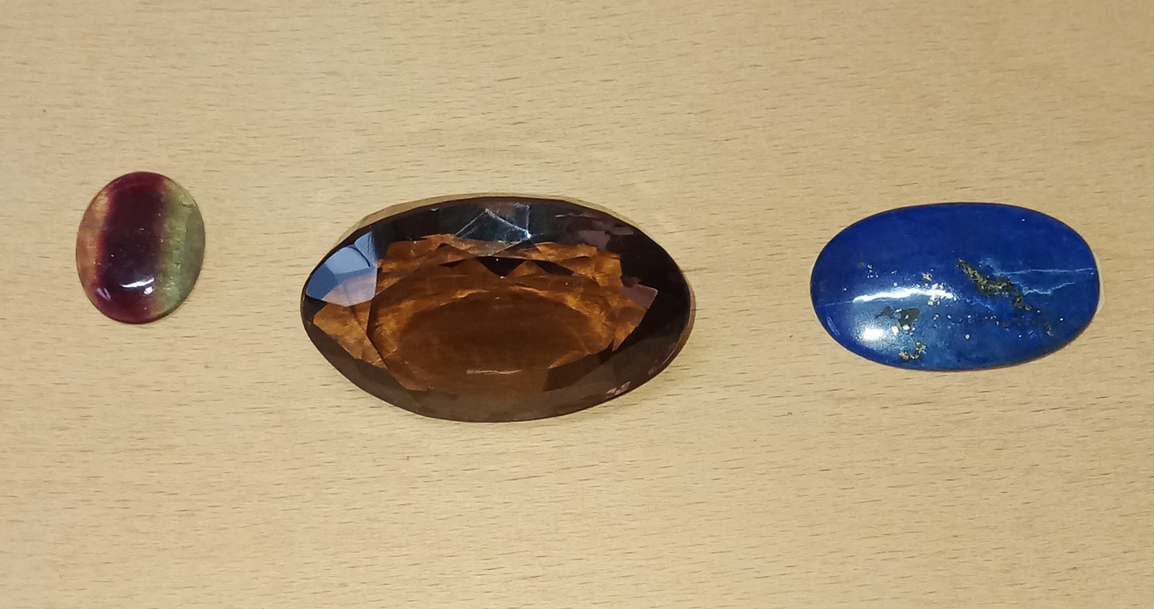 Cabochon and facetted stones